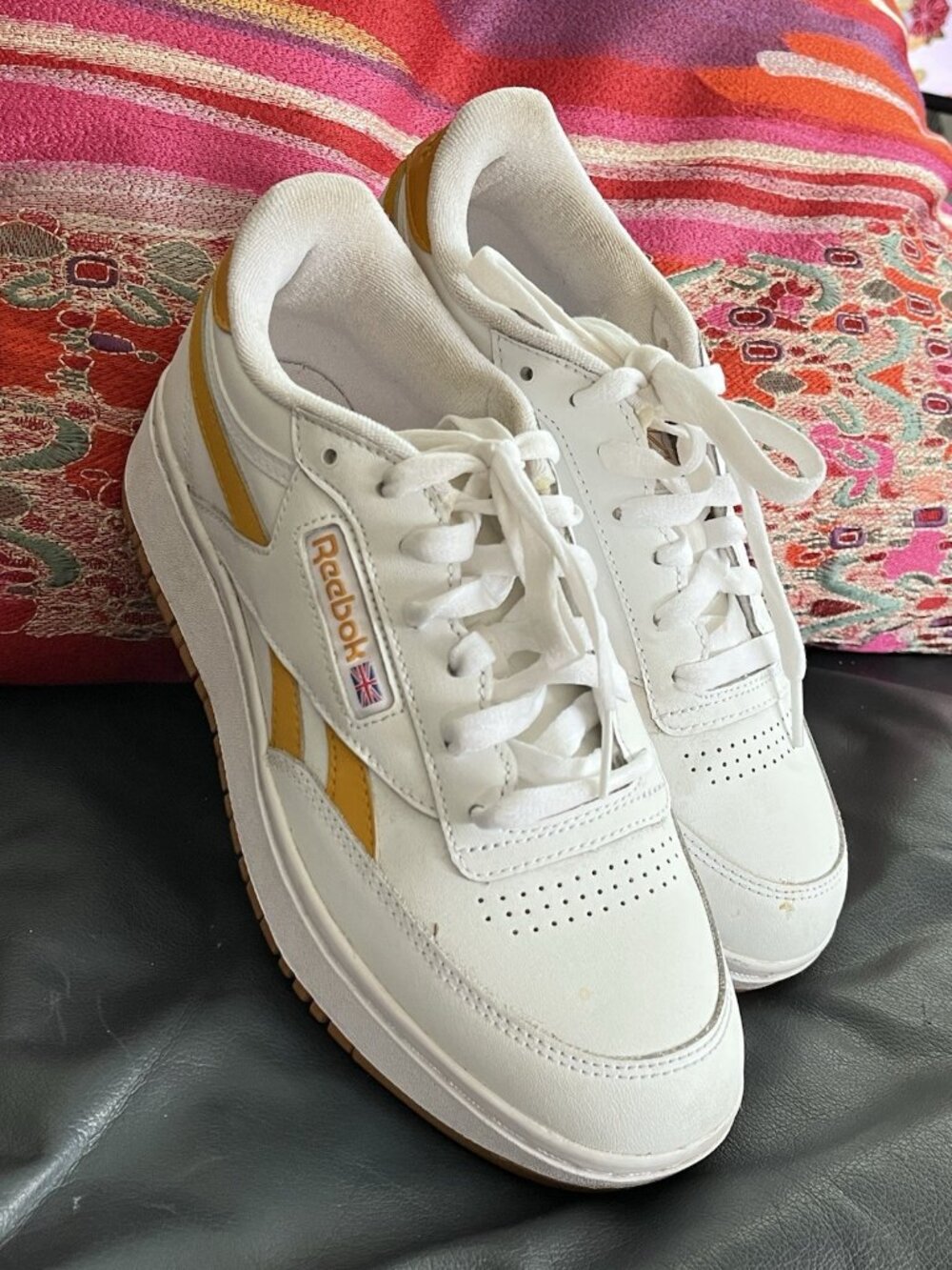 Reebok Classic Leather Court Sneakers Womens White Gold Gum Sole Retro Casual 8